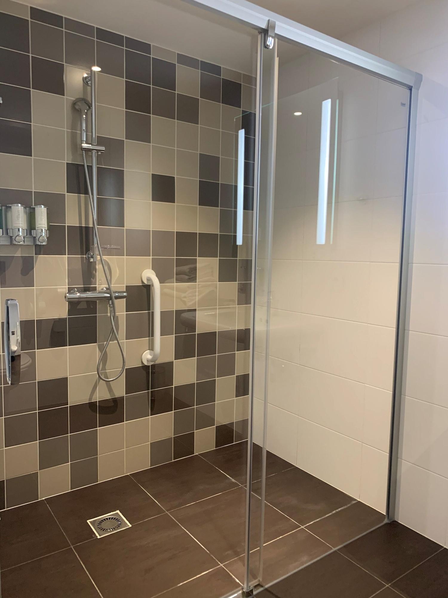 Hampton By Hilton Antwerp Central Station Екстериор снимка